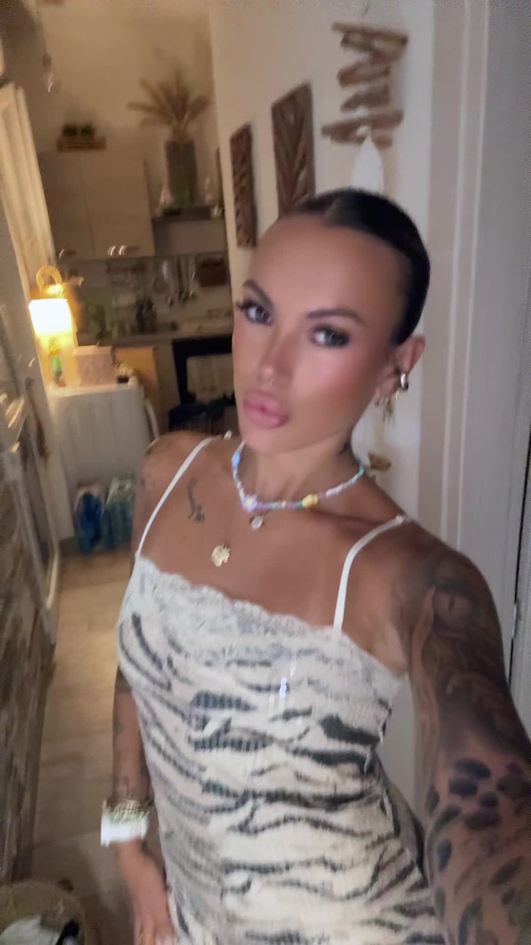 @Amorosa_aurora