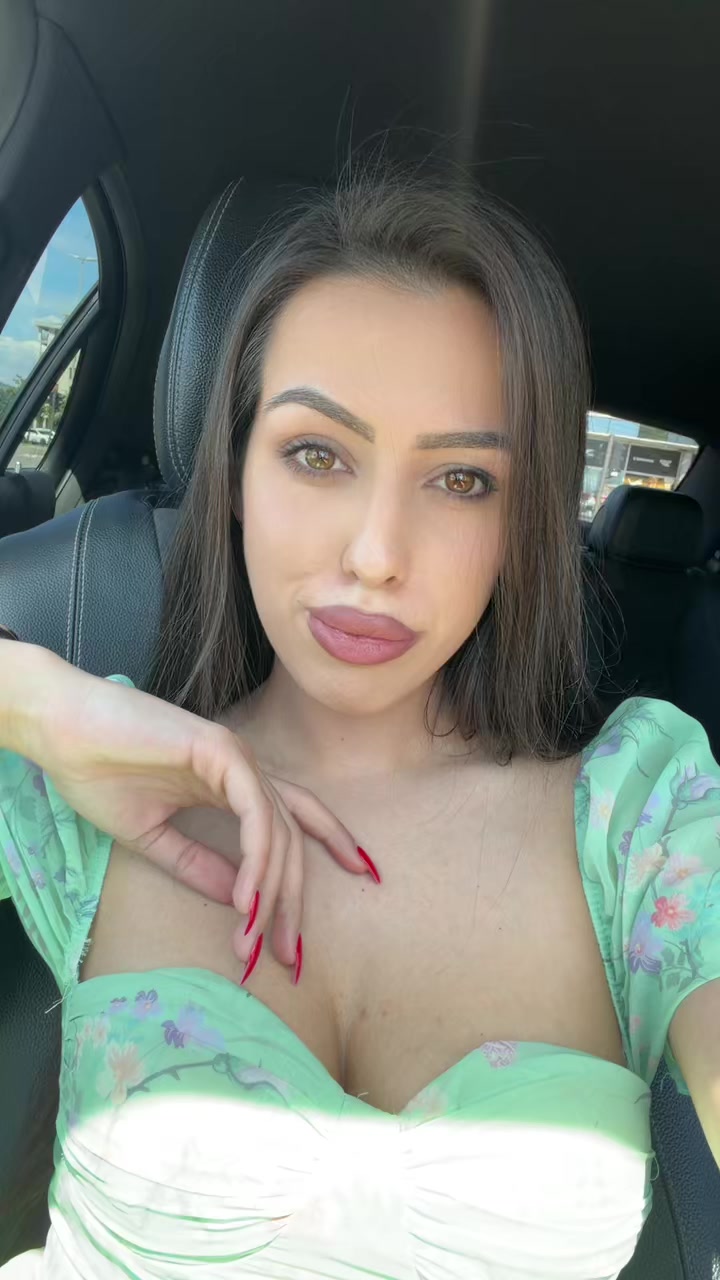@lara118_b