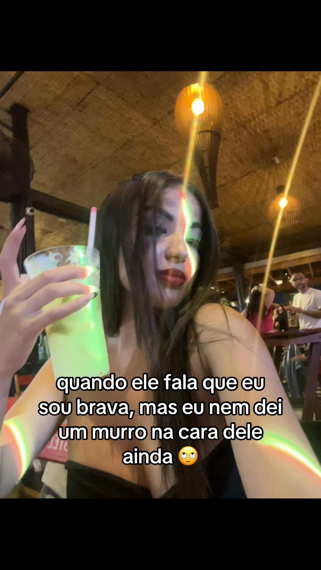 @•R