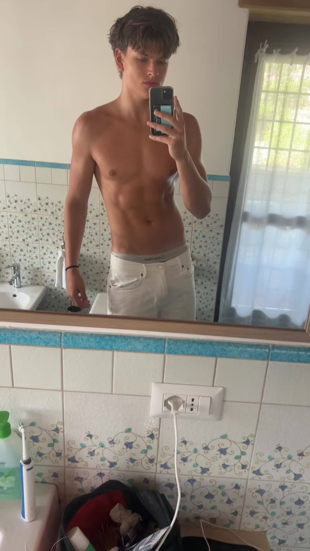 @Lyyrrr