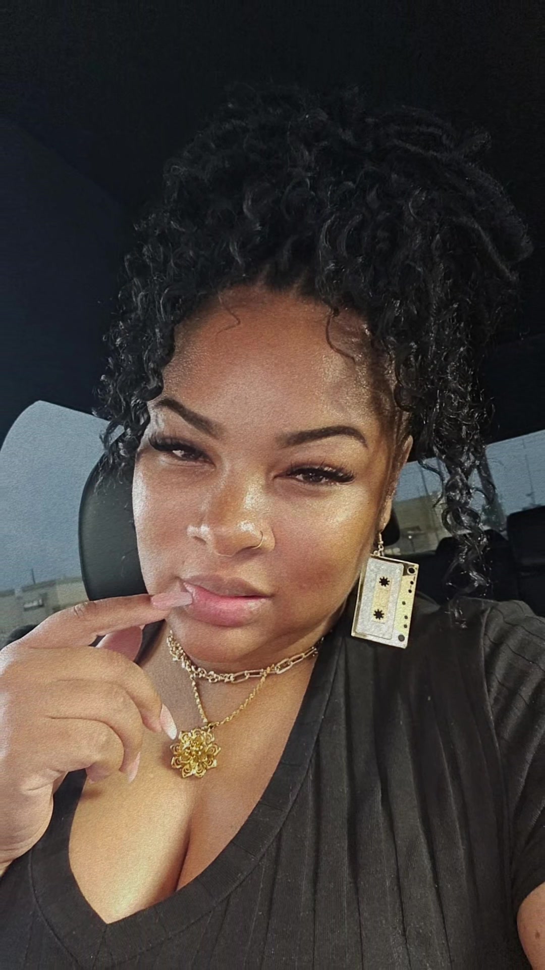 @BossyBeeJ