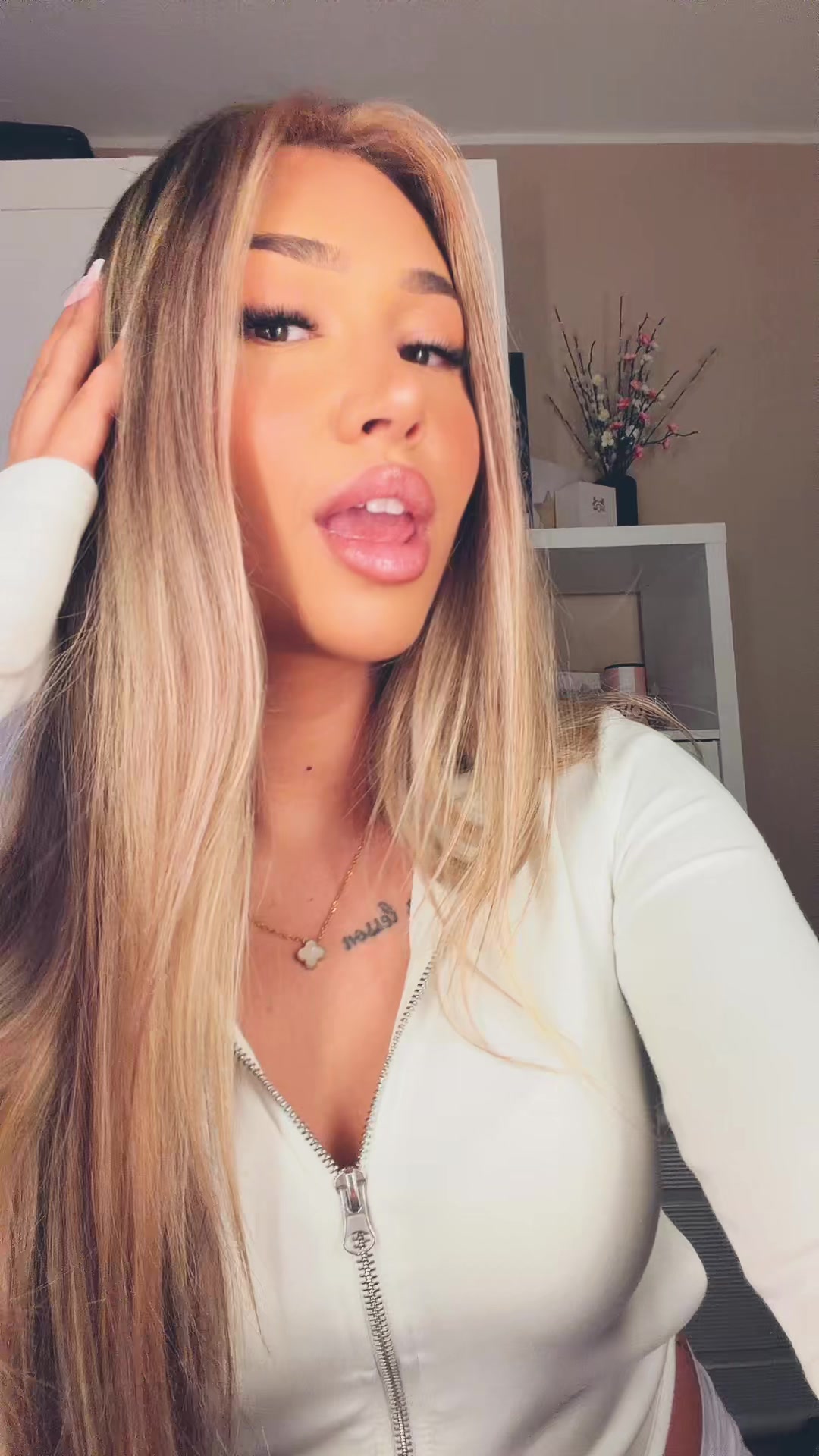 @𝒜𝓃𝒶𝓈𝓉𝒶𝓈𝒾𝒶