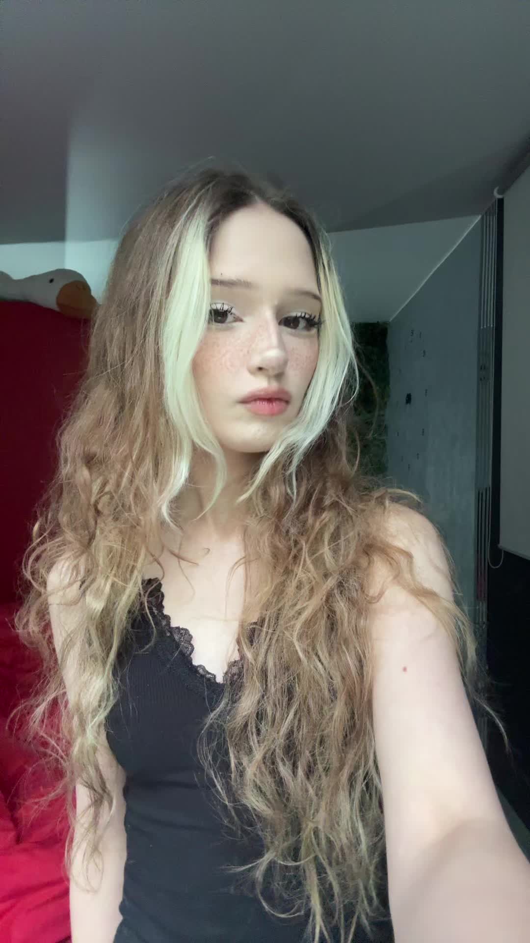 @Пчела