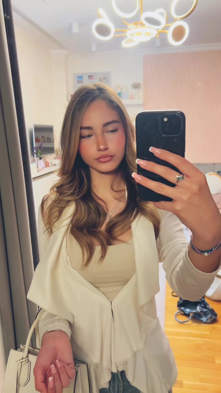 @elena
