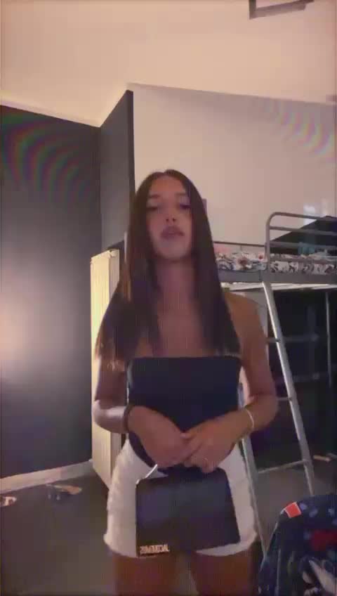 @𝐳𝐨𝐞
