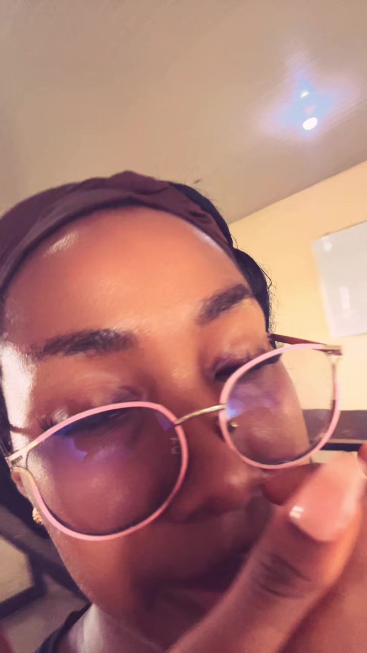 @shezpretty_