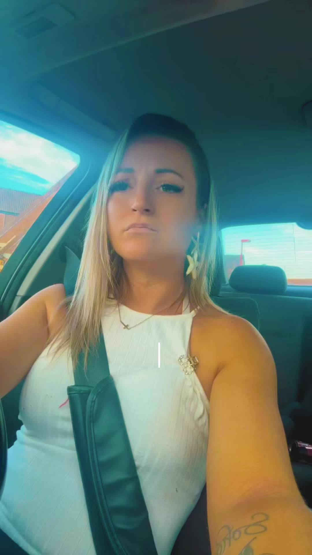 @dpzlauryne