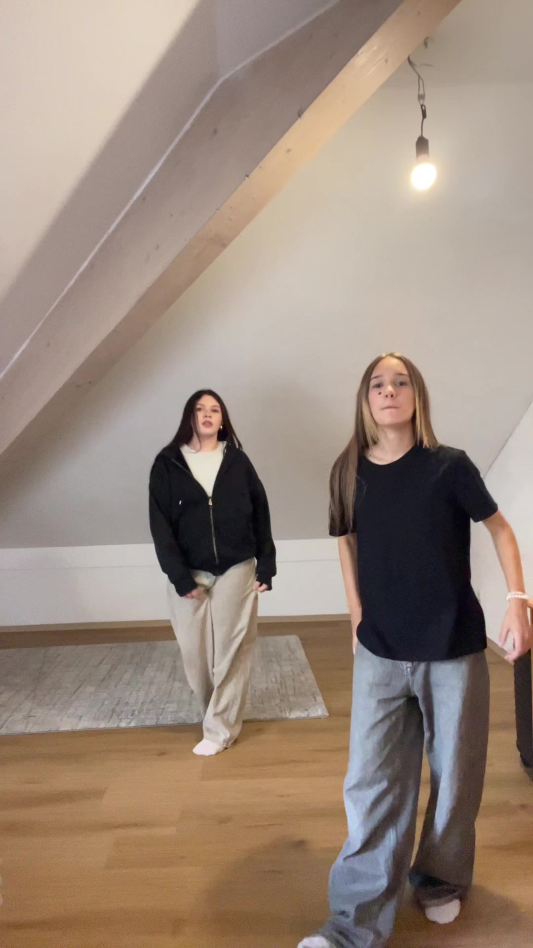 @машка