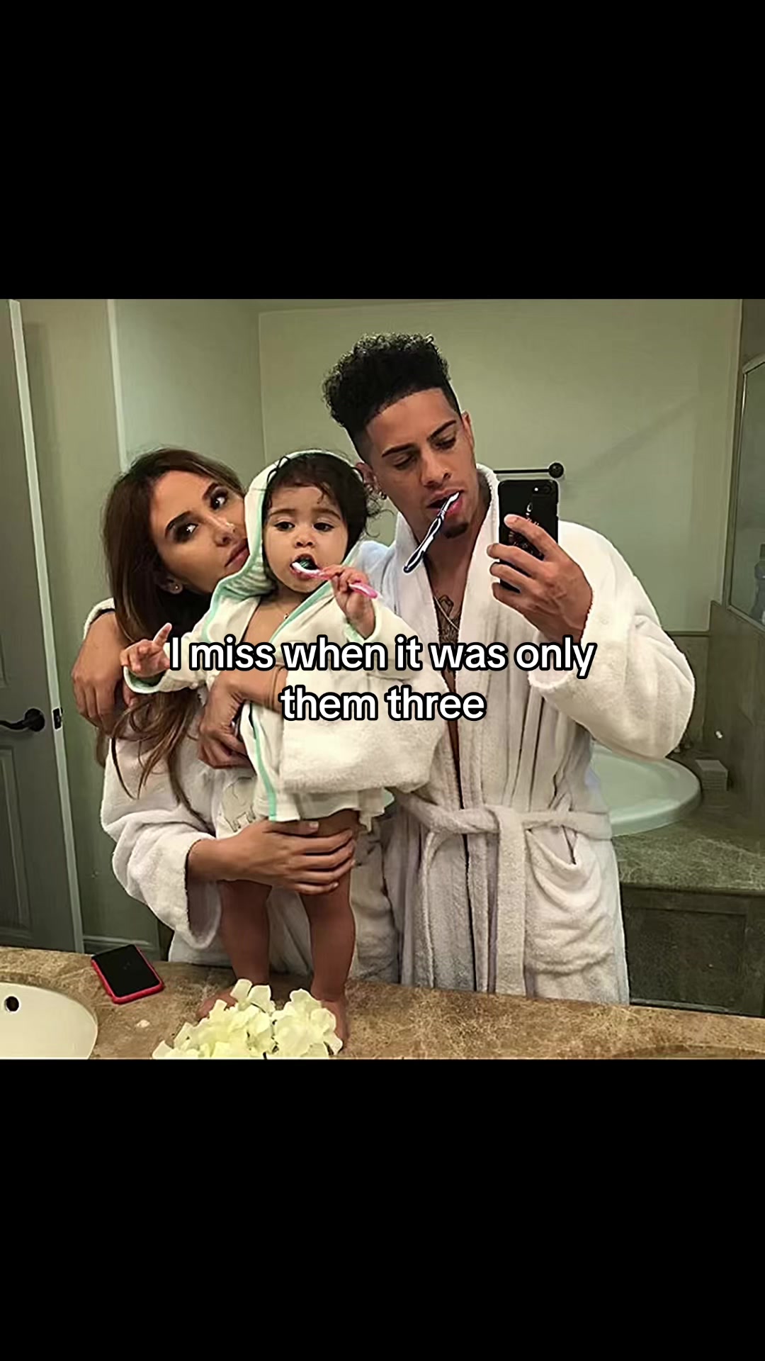 @heyitsellle