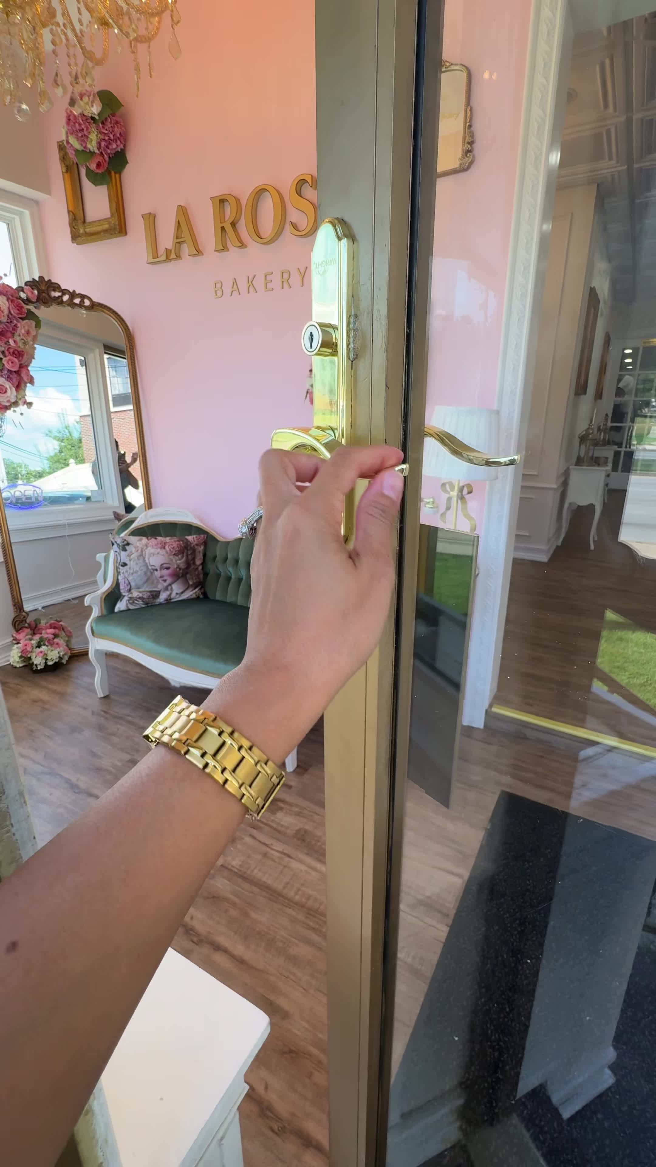 @𝑩𝒆𝒓𝒕𝒉𝒊𝒄𝒂14