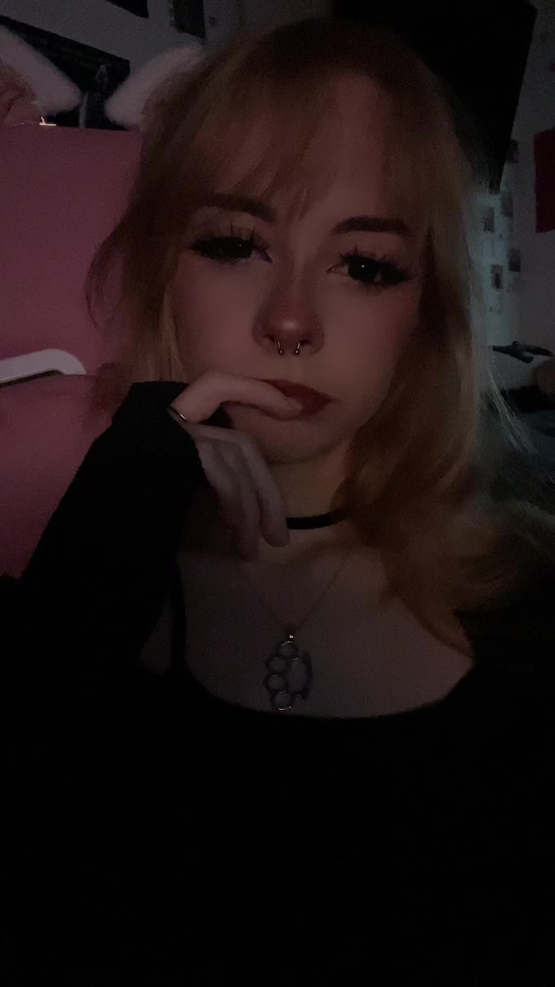 @🐰