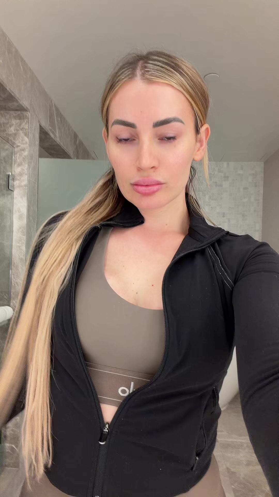 @Xhulia Kreka