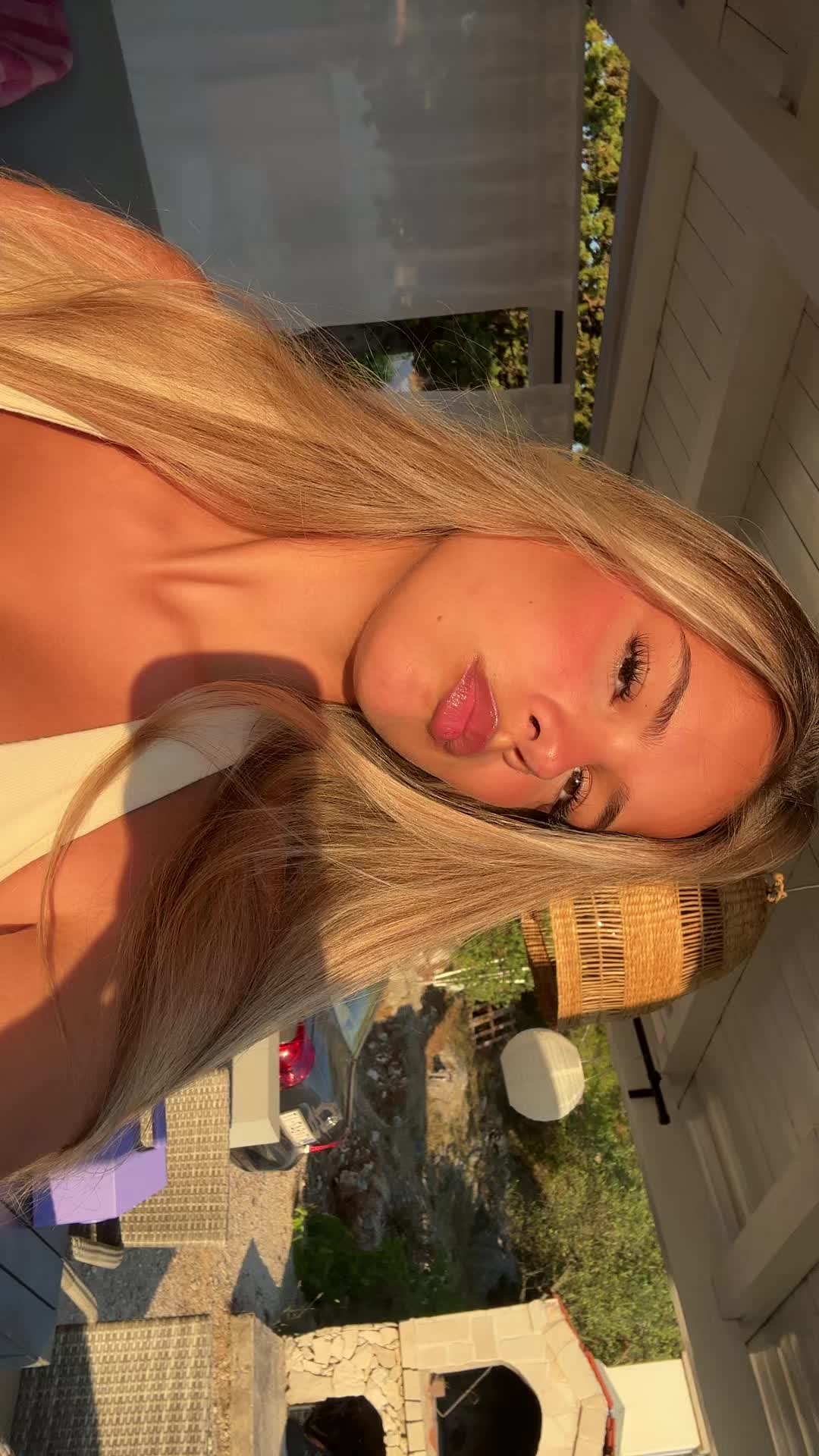 @𝒯 🪽