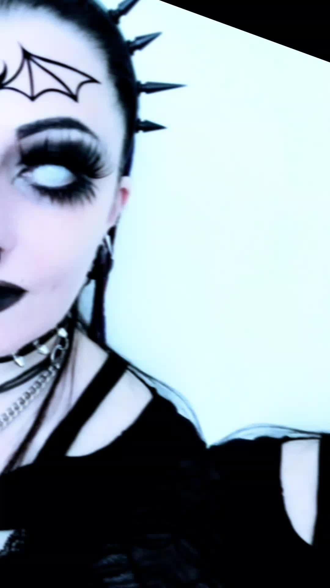 @𝔏𝔲𝔫𝔞 𝔖𝔥𝔶