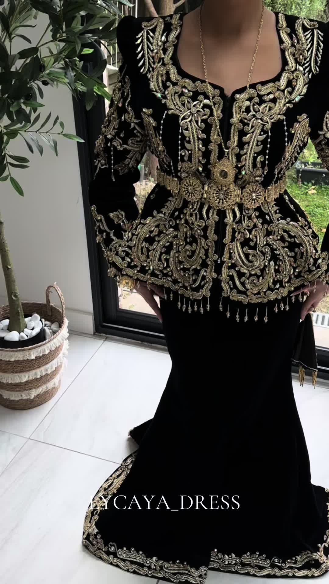 @LYCAYA_DRESS 👗