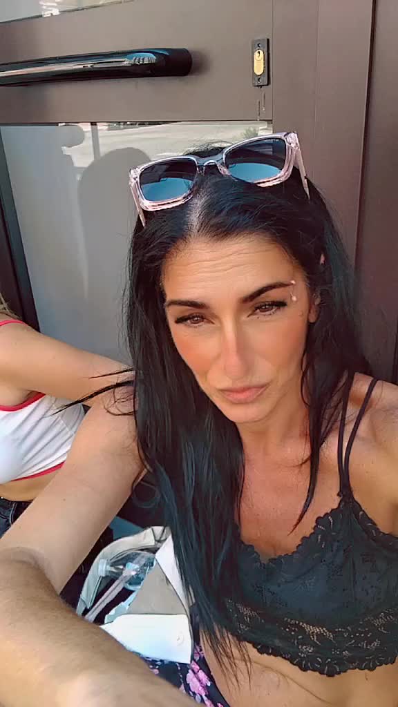 @Manu🖤