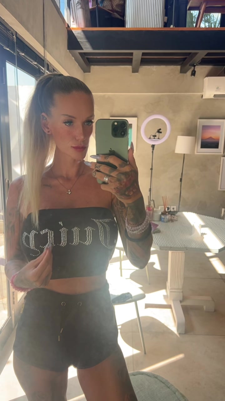 @TiffyHollywood