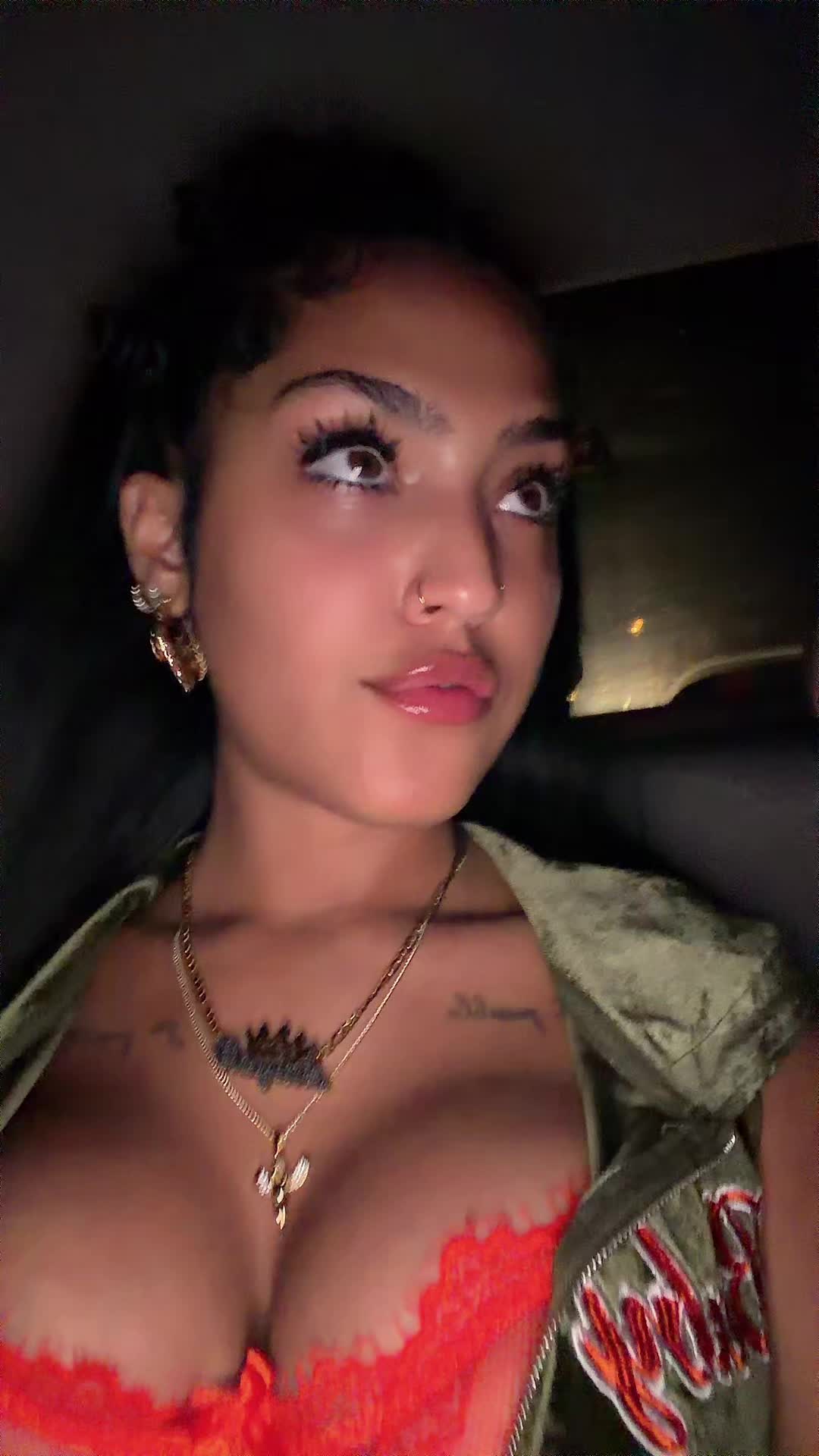 @aniyahalbino