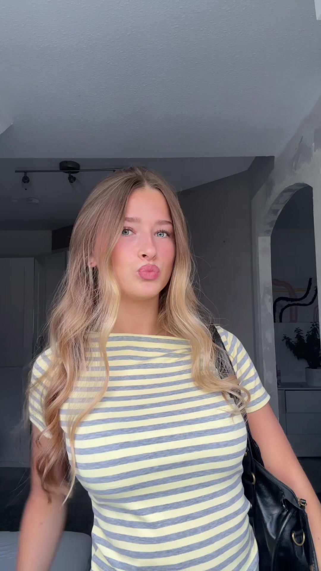 @𝓔𝓶𝓶𝓲