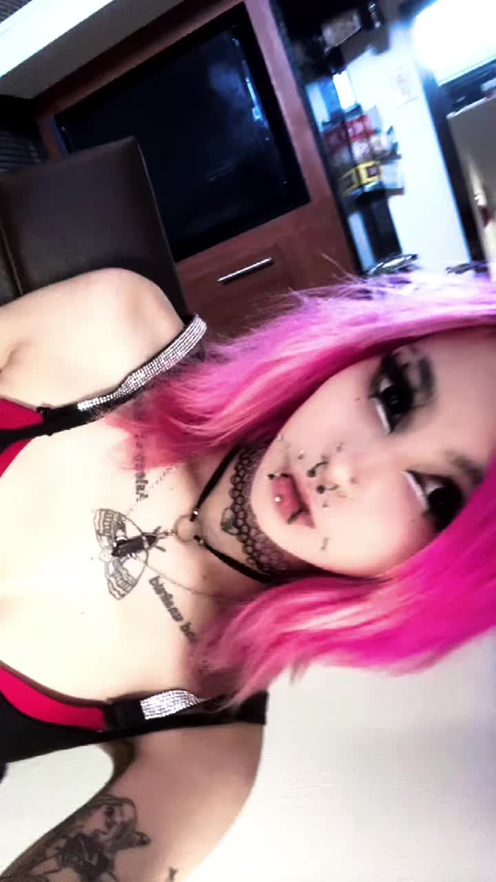 @z0mbi3_b1t3s