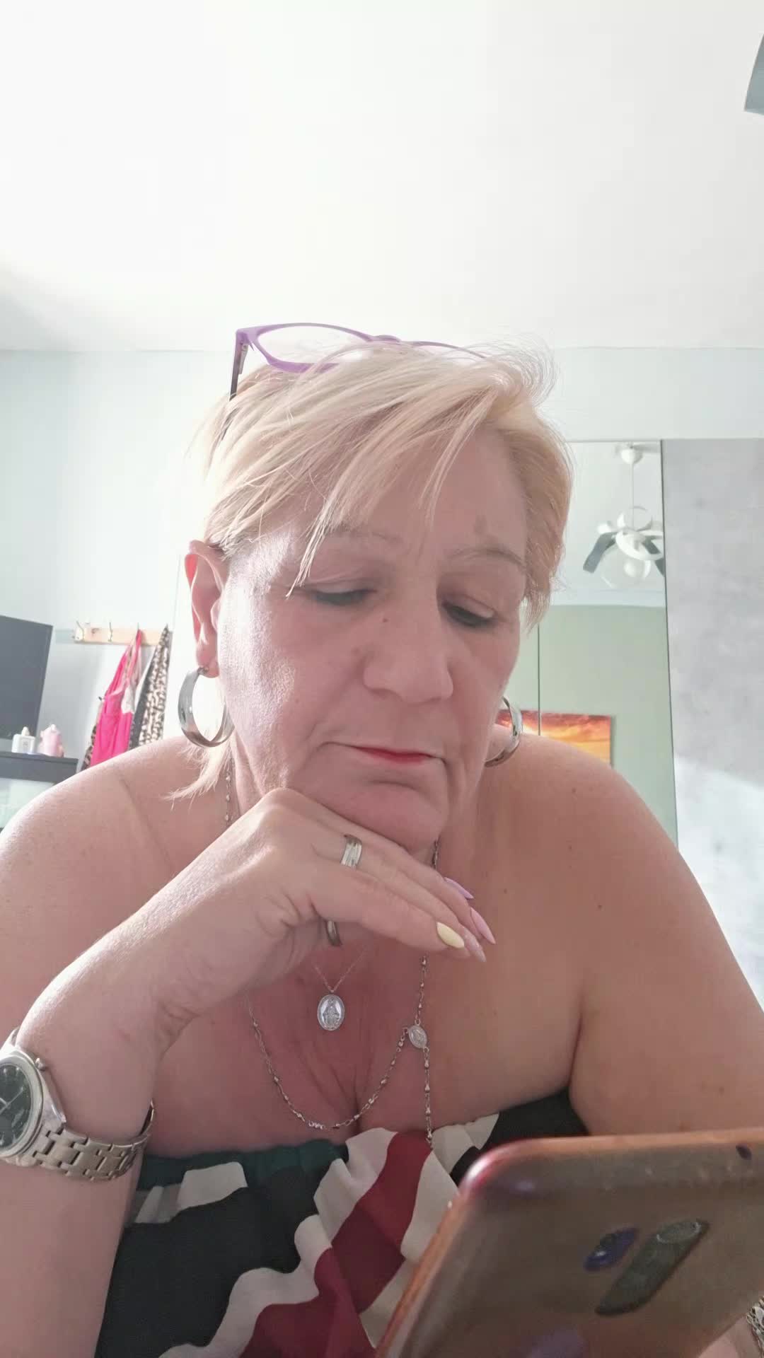 @angela