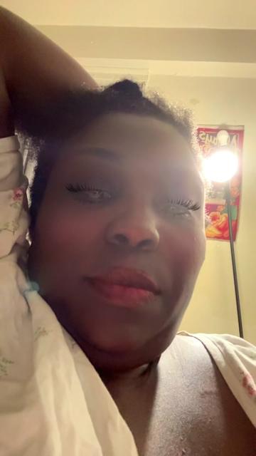 @Queenquana:Wig Influencer