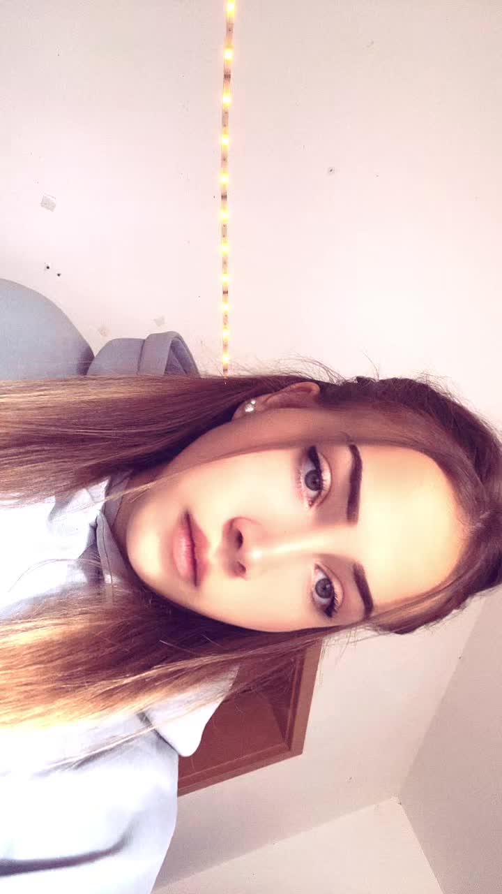 @laura