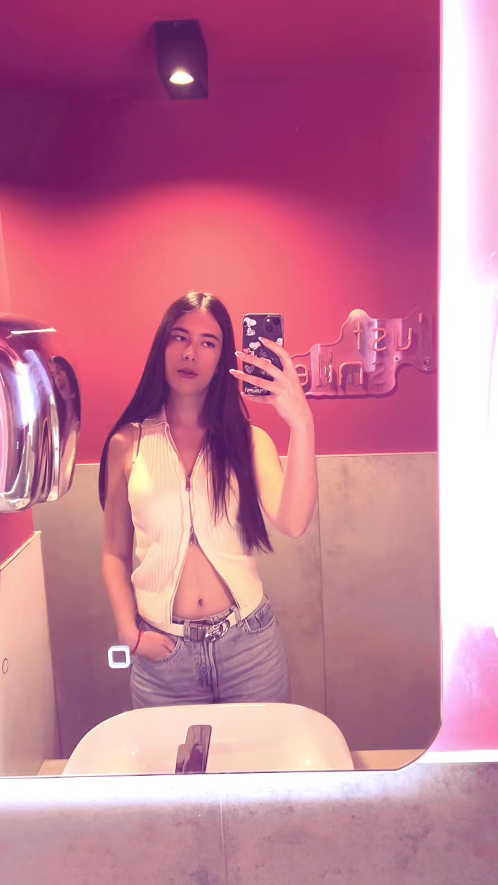 @teodoraa