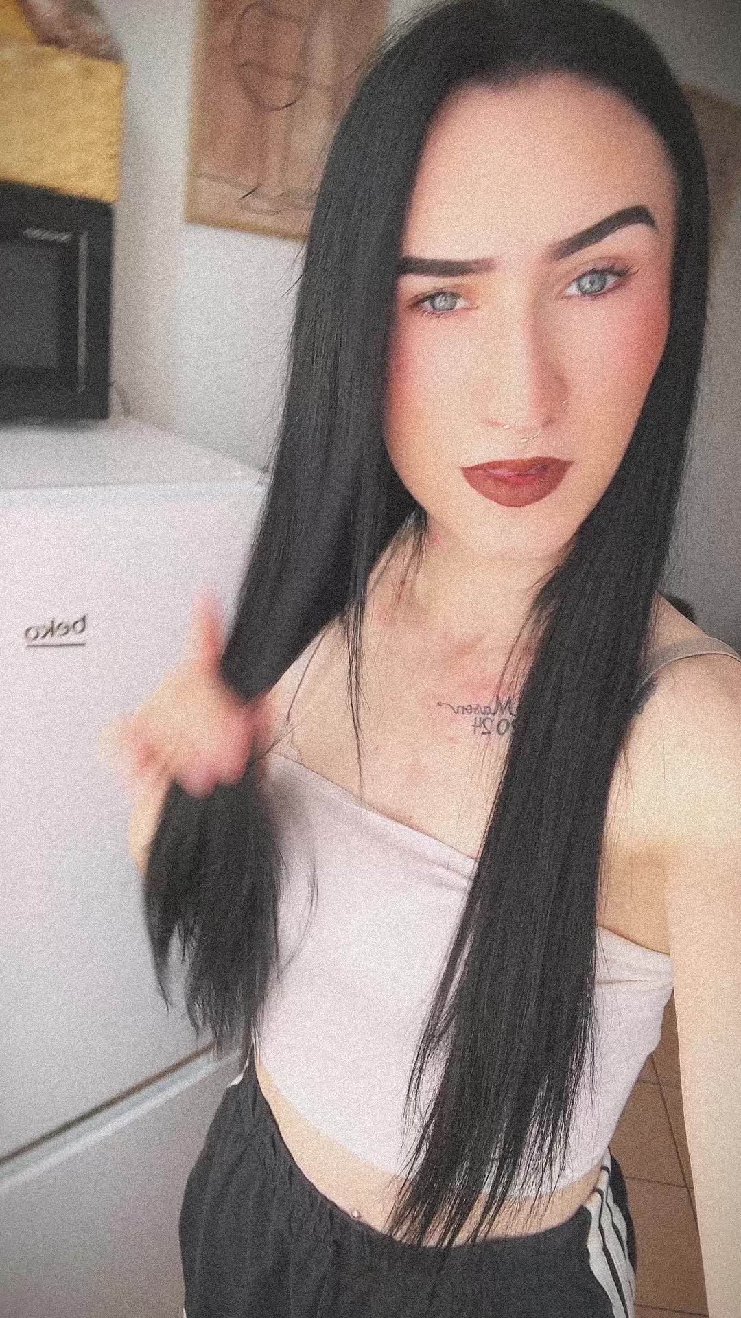 @nessa.shtz