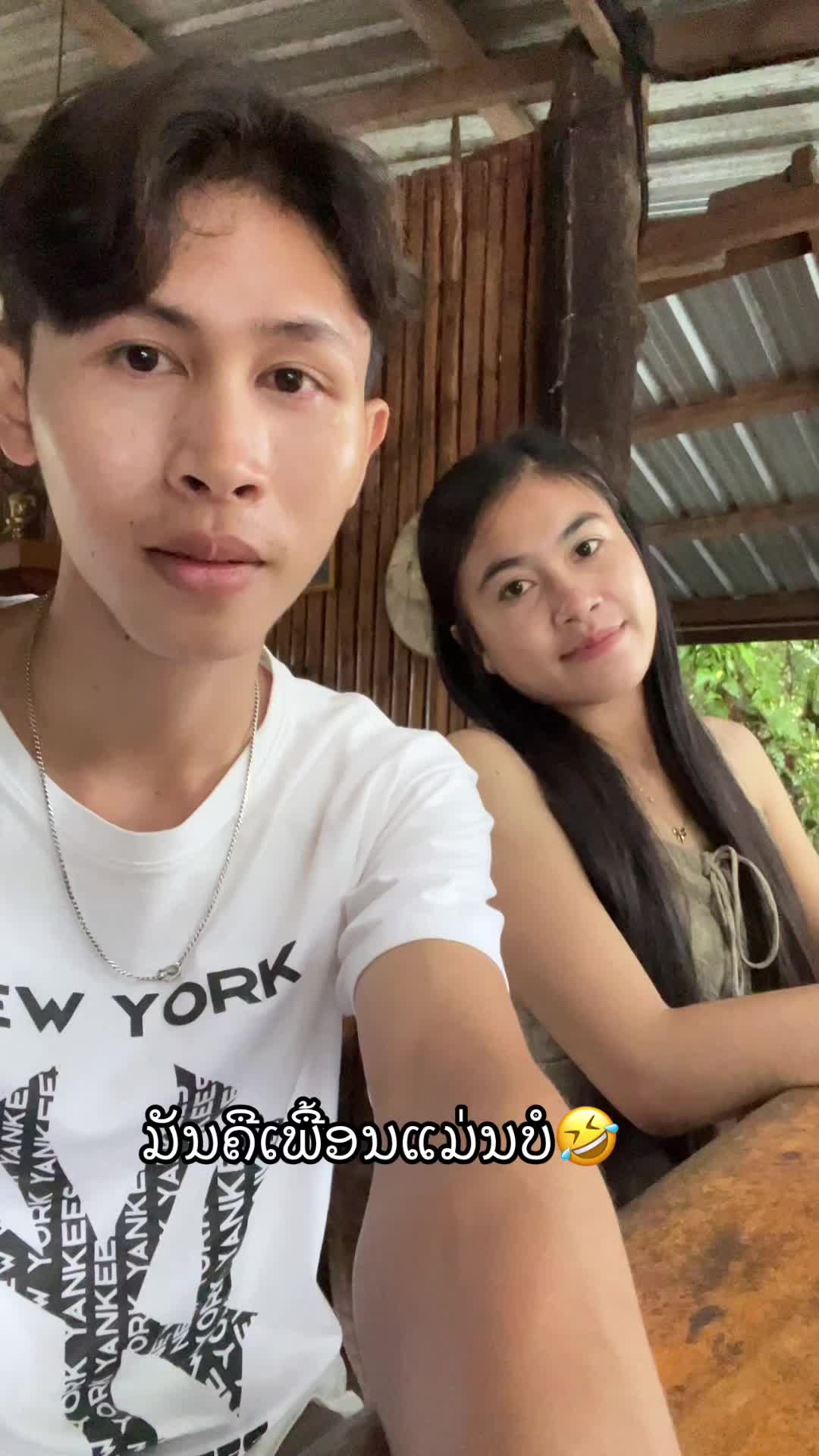 @ແມ່ຄ້າໄກ່_ (ຮັບຖ່າຍຮູບ)📸