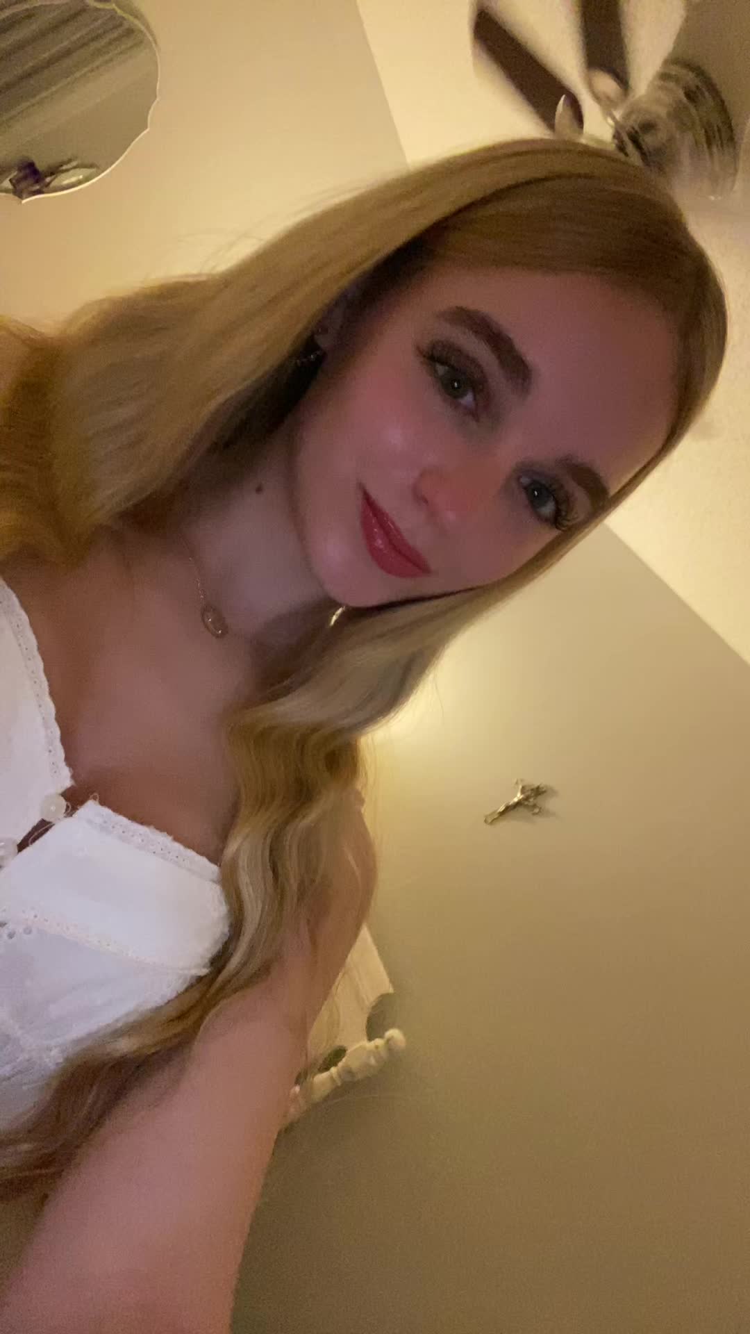 @isabella