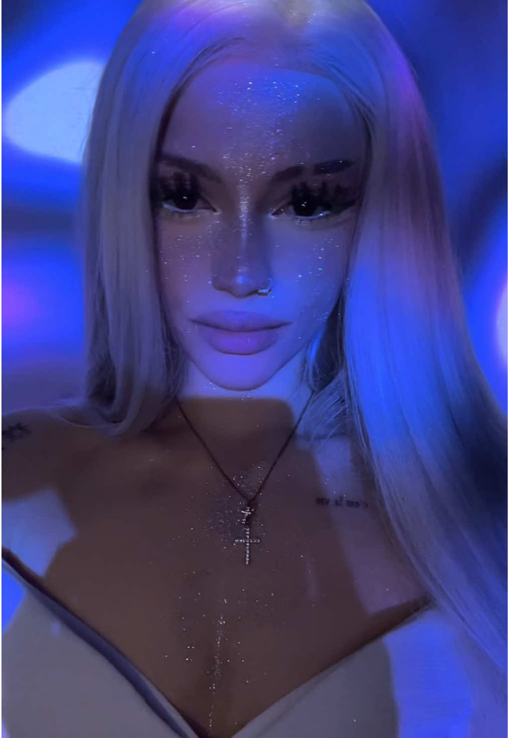 @pandoralora
