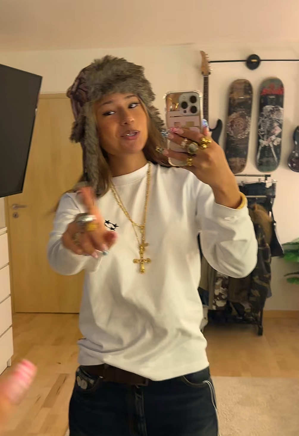 @Isabella