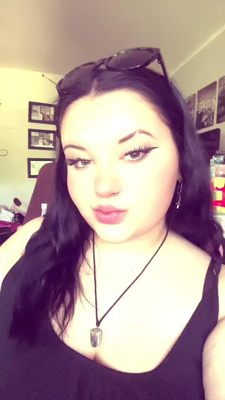 @𝐃𝐚𝐢𝐬𝐲 🥀