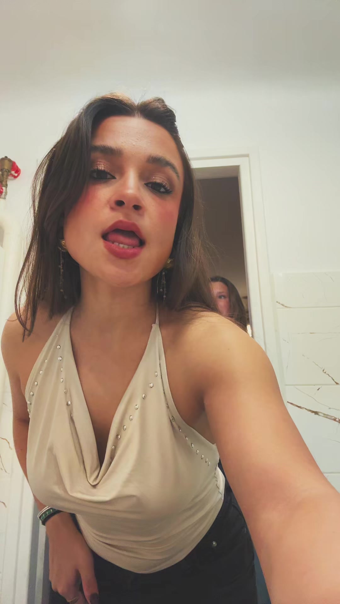 @Lu