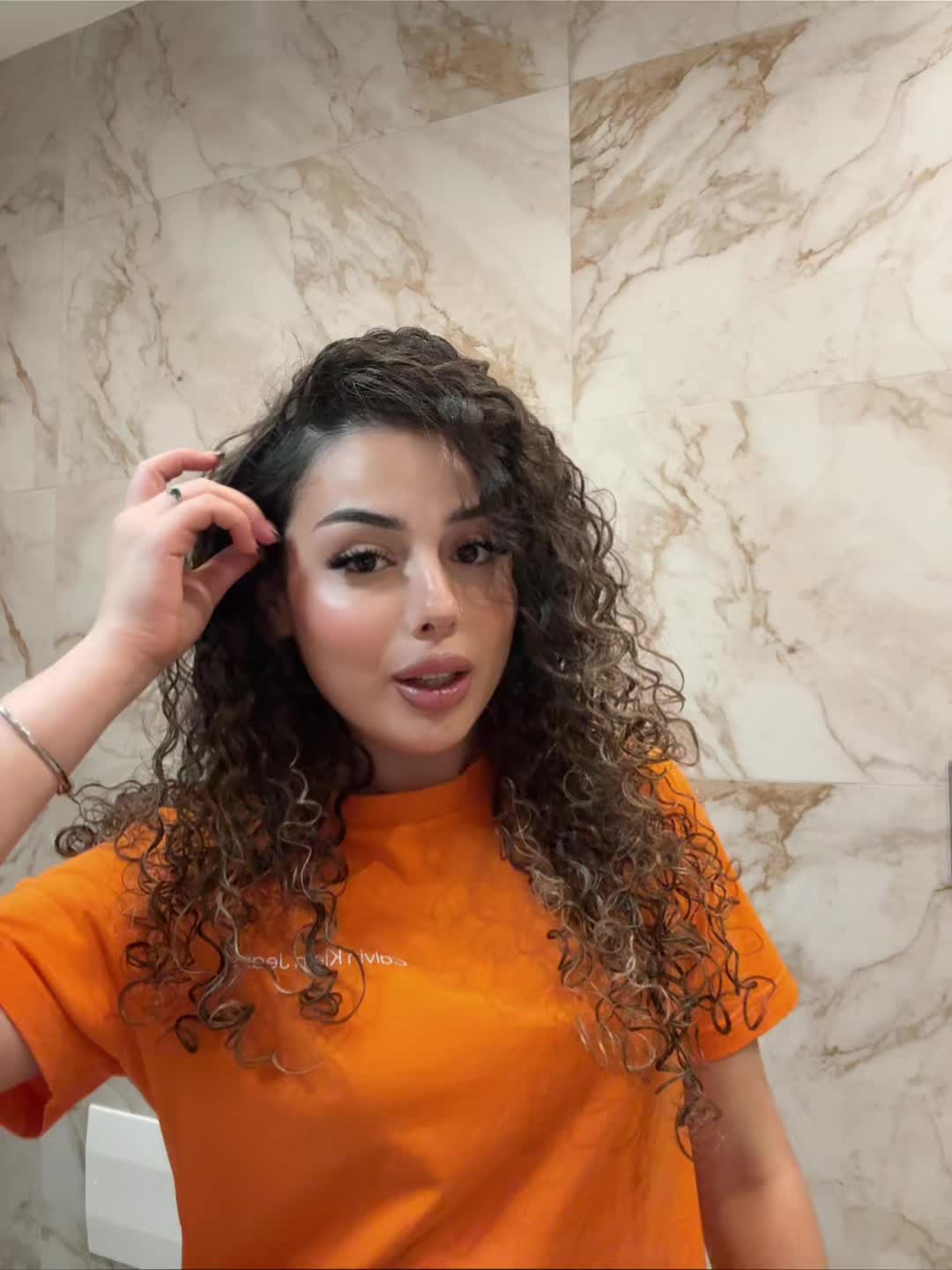 @𝓮
