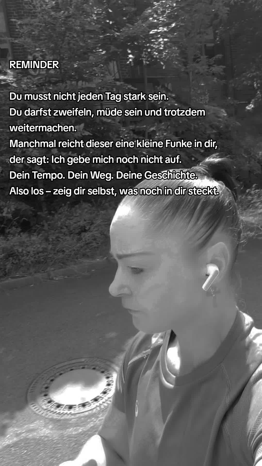 @&Lambda;NTJ&Xi; SCHL&Lambda;UCHI'S&bull;RUNN&Xi;R GIRL&bull;