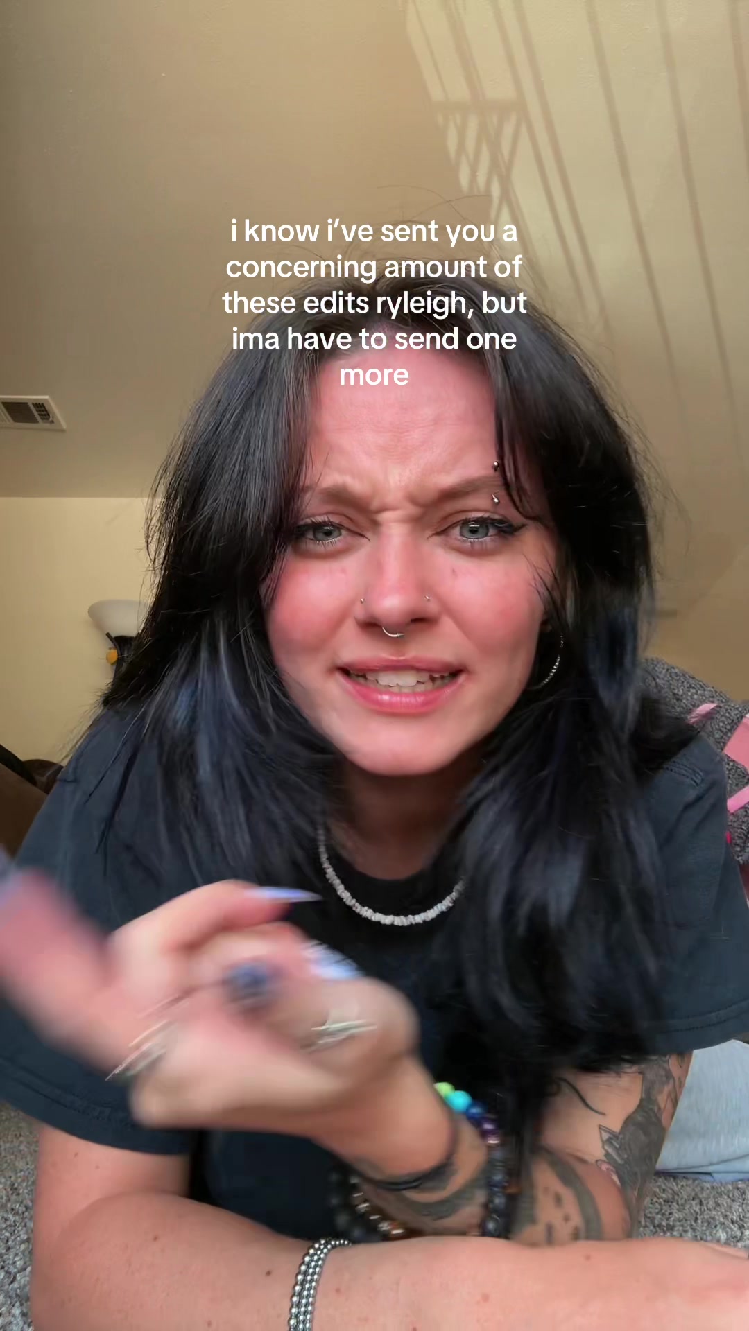 @Julia Fox