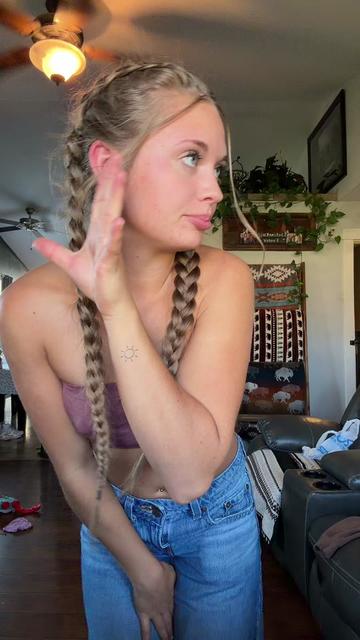@petite.hippie