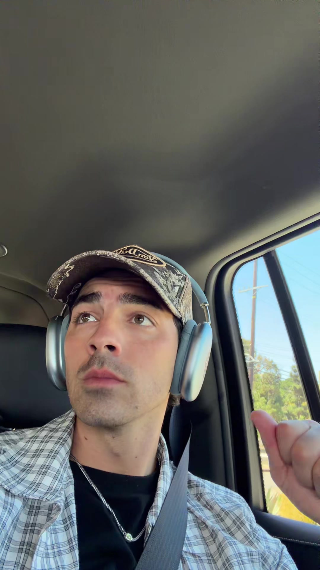 @joejonas