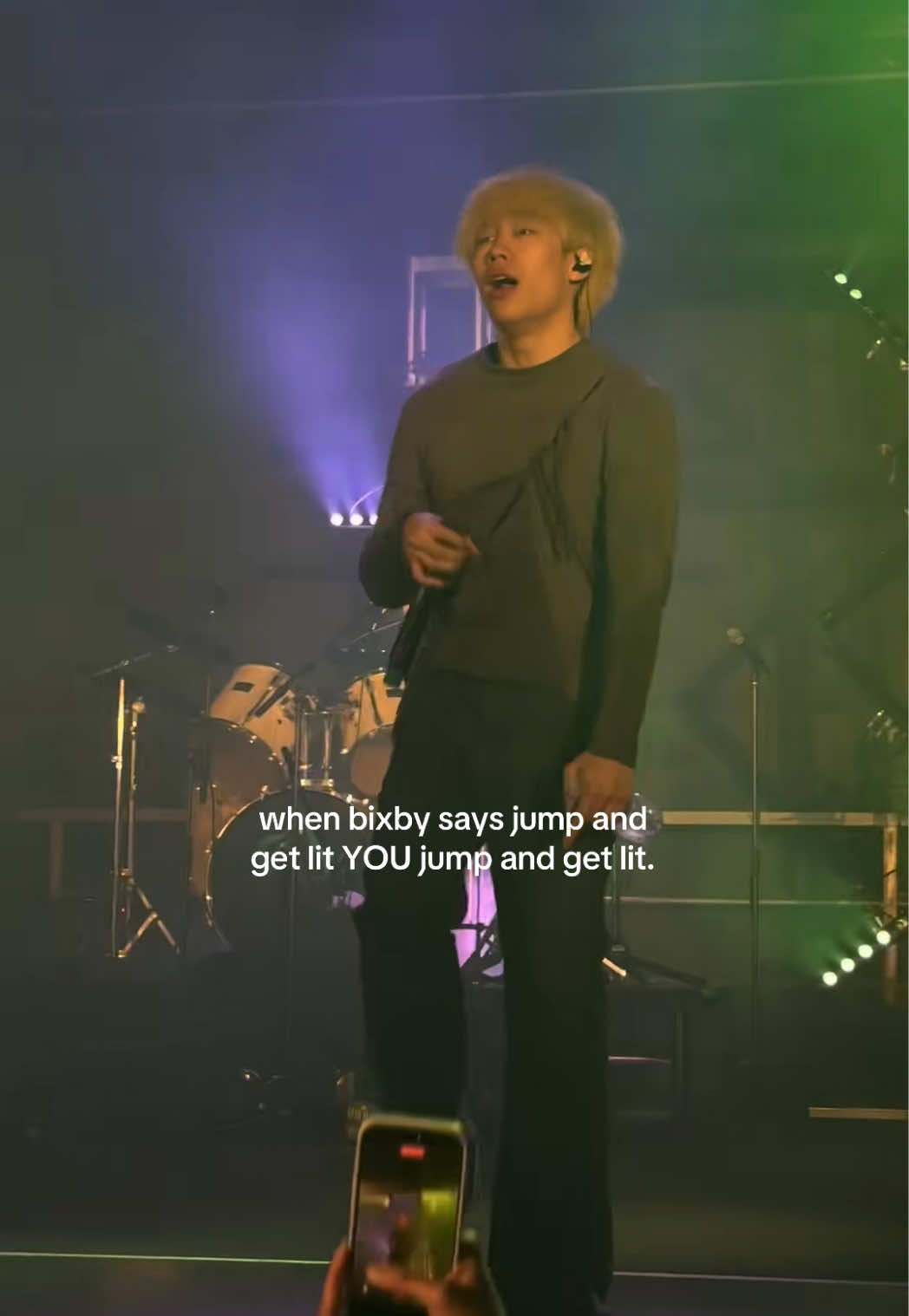 @v <3