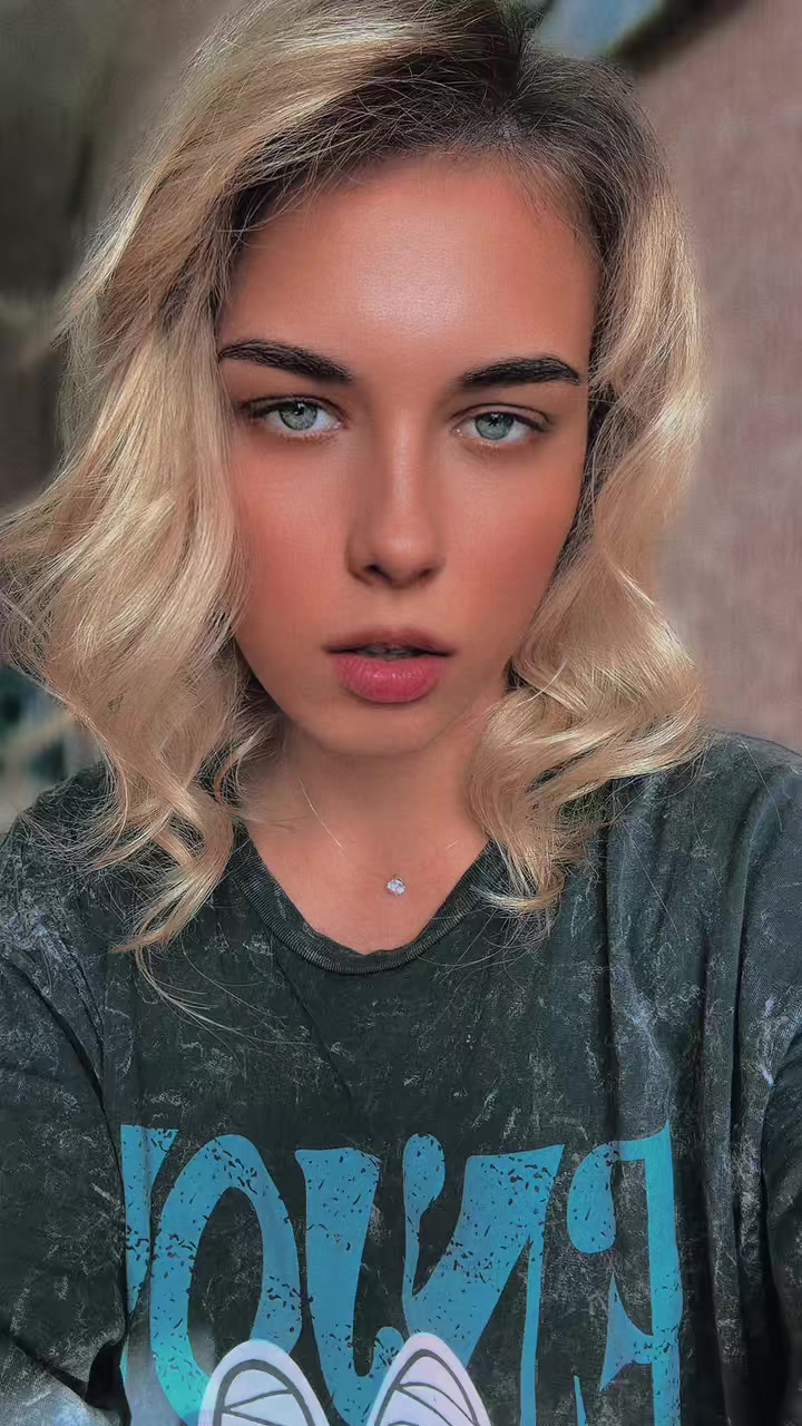 @_anastasyyya_