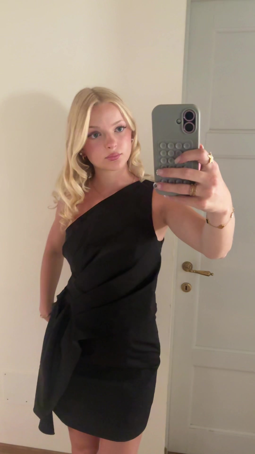 @👸🏼