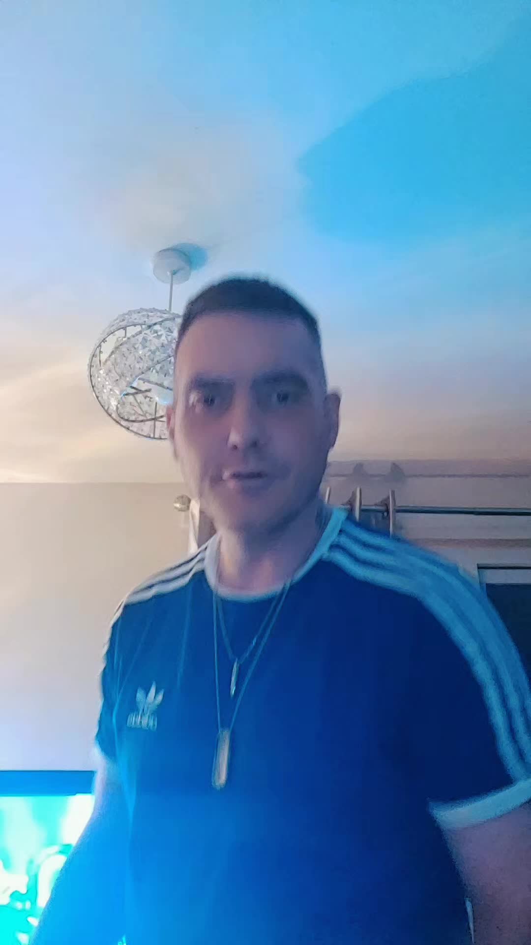 @Big Dee 🇬🇧🤝🏼🇨🇮 😉