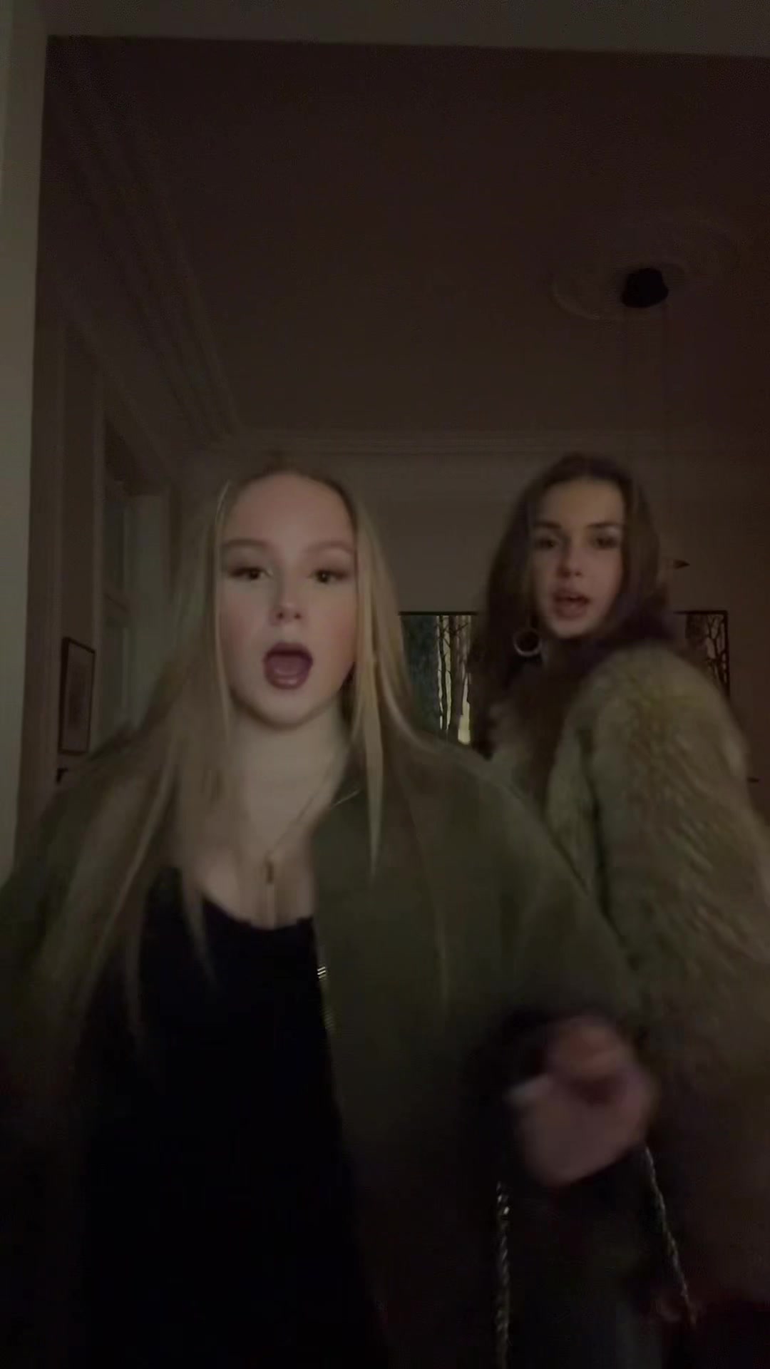 @ELLIE