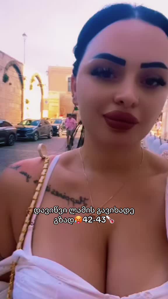 @👉🏻👑𝑄𝑈𝐸𝐸𝑁👑👈🏻