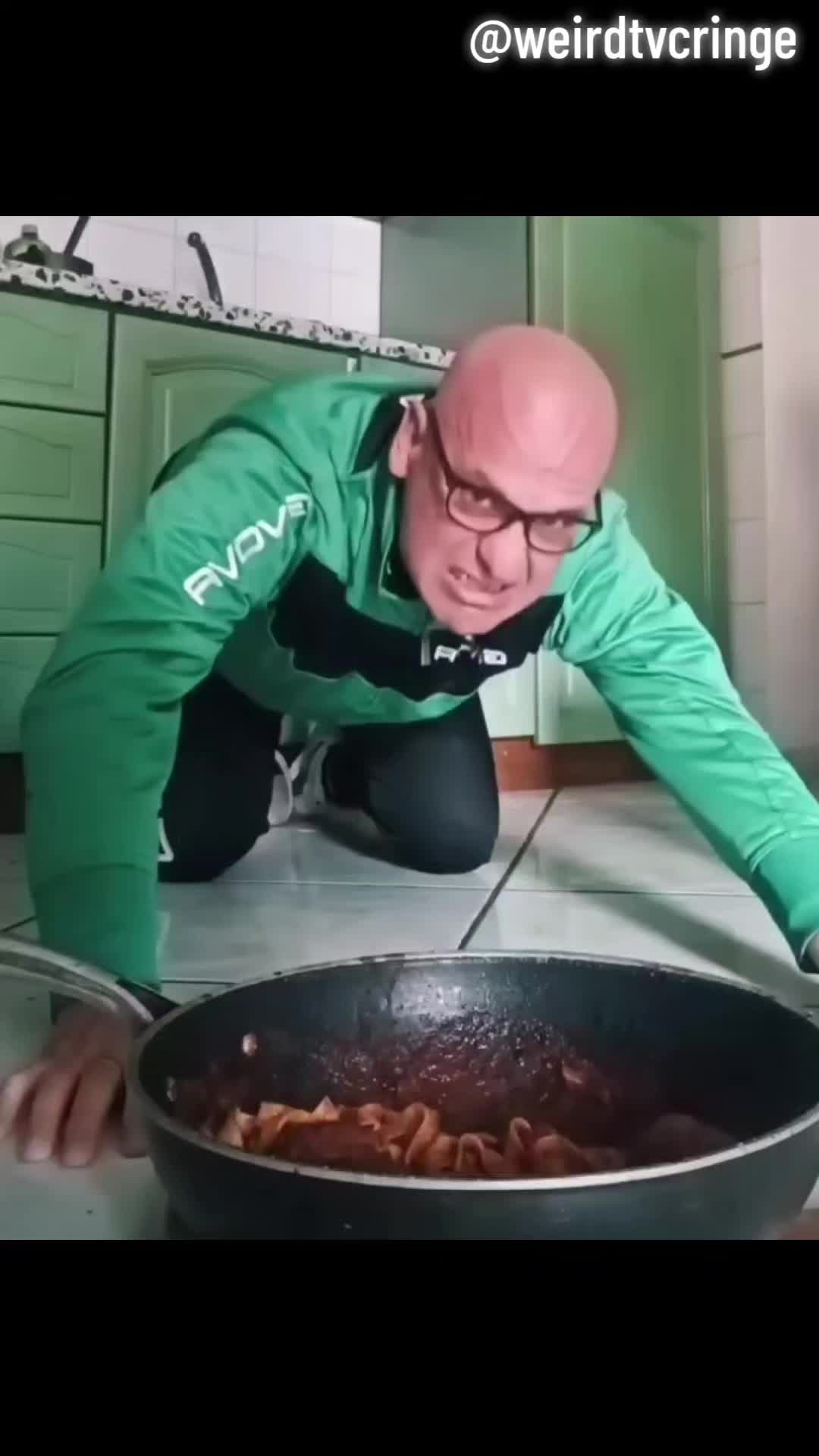 @weirdtvcringe