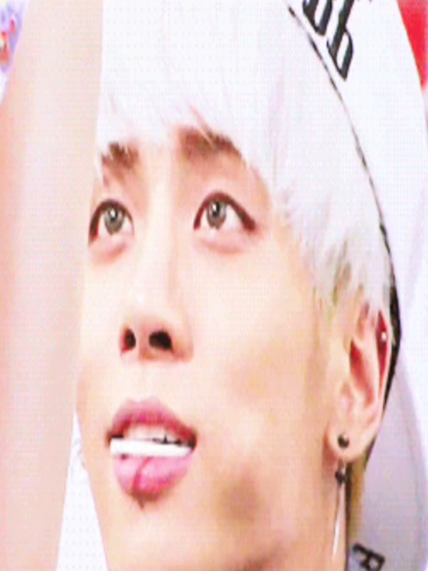 @SHINee ♥️Jonghyun