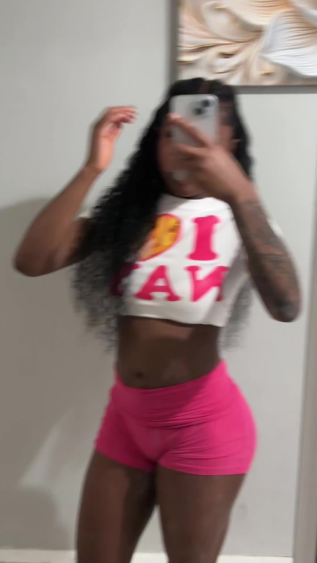 @Queenariiiberryyy🍓