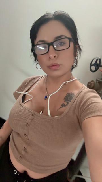 @MariiQuEEn👑